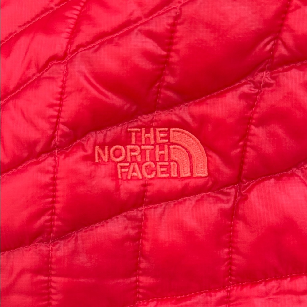 The North Face ThermoBall Trekker Quilted Jacket {Bright Red/Melon} M - Picture 7 of 7